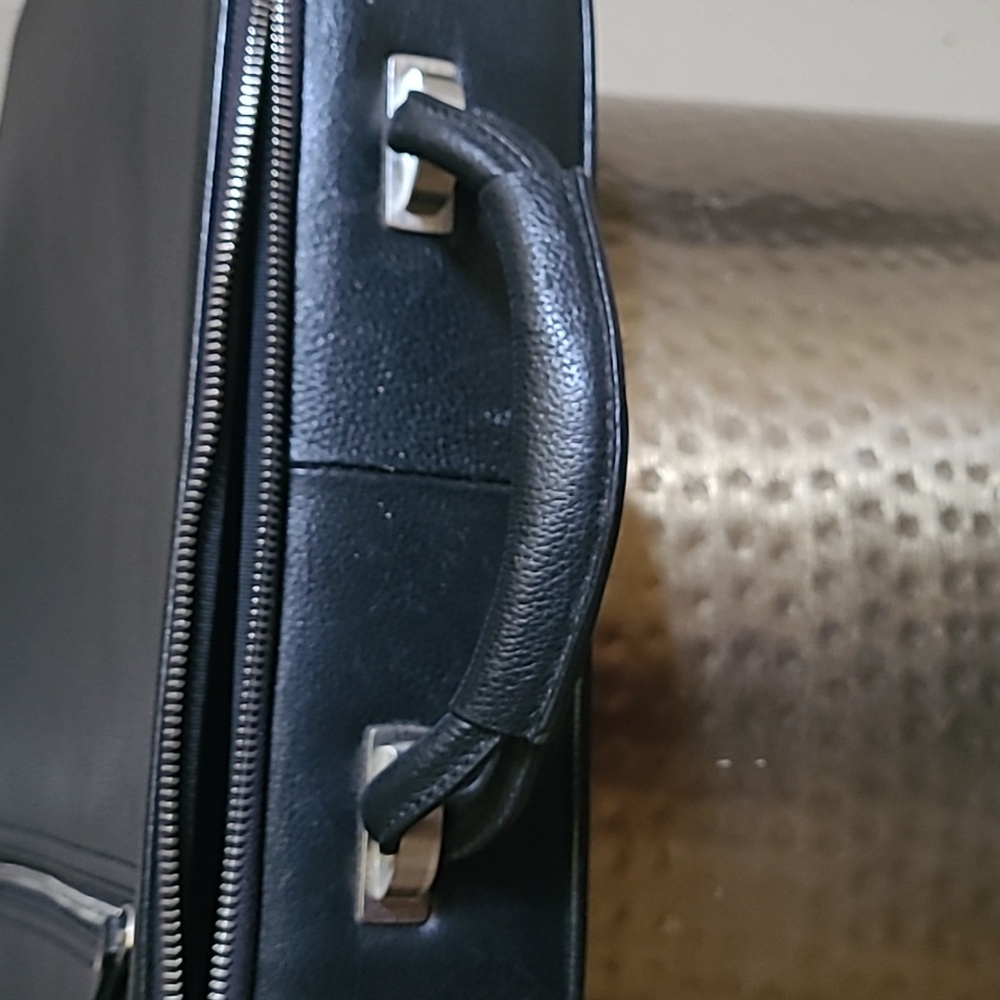 ro BAGS Retro Modern Black Leather Suitcase RARE - Picture 6 of 13